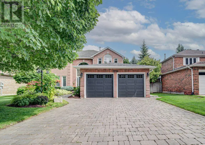 Detached at 2220 DUNVEGAN AVENUE, Oakville