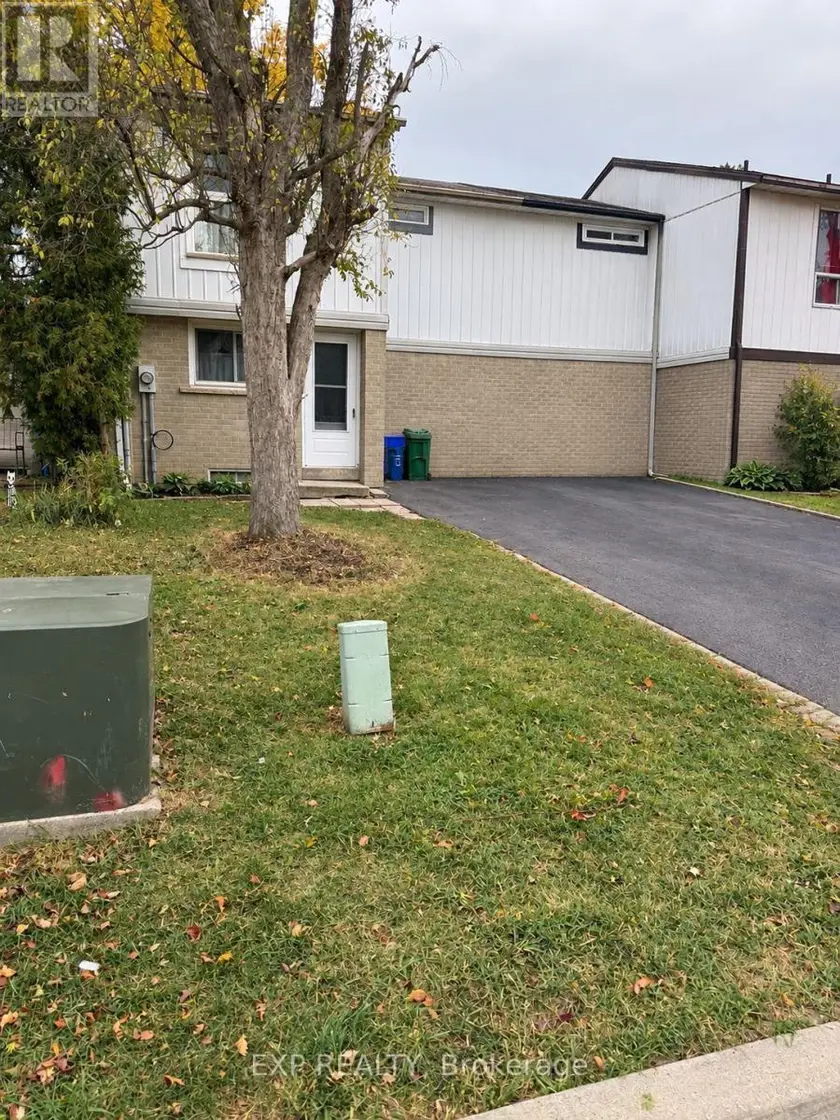 Townhouse at 31 GERALDINE COURT, Brampton