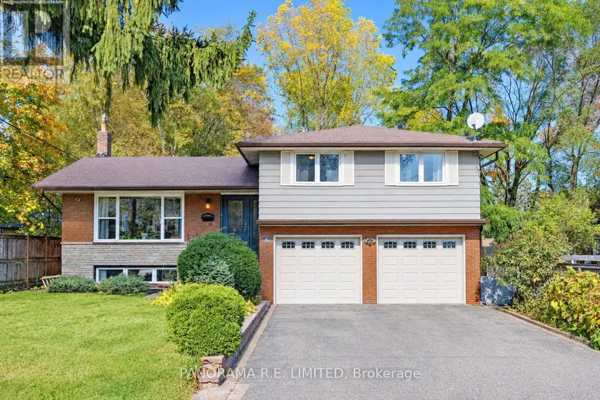 Detached at 4 DONALBERT ROAD, Toronto