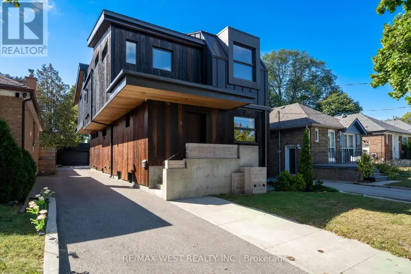 Detached at 38 SMITHFIELD DRIVE, Toronto