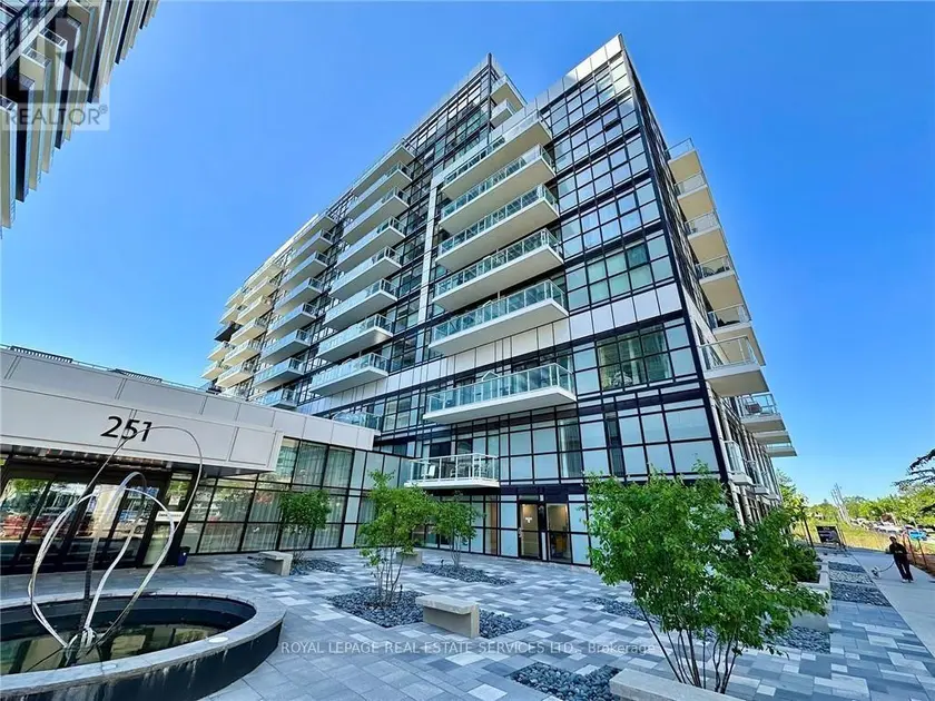 Townhouse at 124 - 251 MANITOBA STREET, Toronto