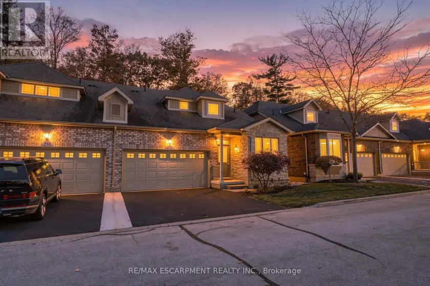 Townhouse at 252 - 2120 ITABASHI WAY, Burlington