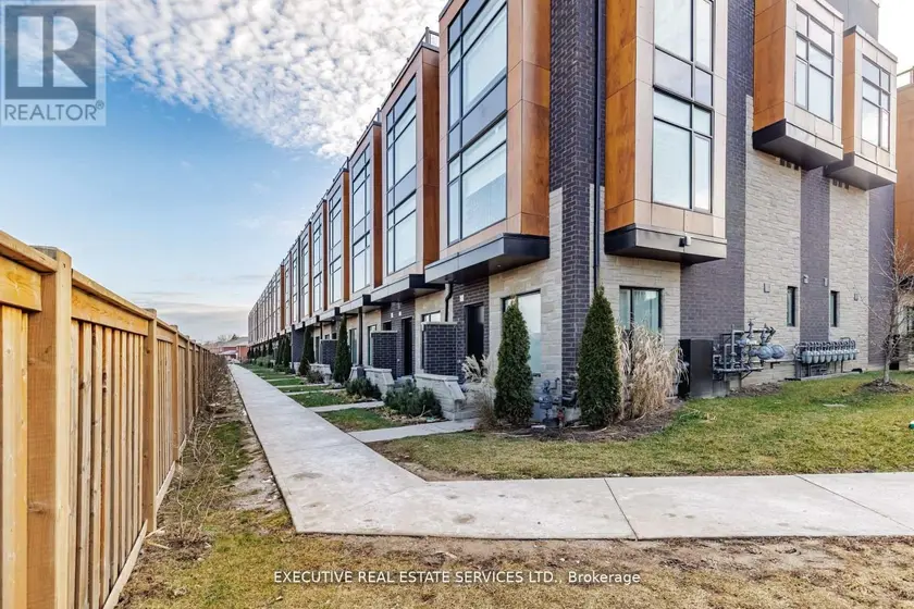 Townhouse at 39 - 200 MALTA AVENUE, Brampton