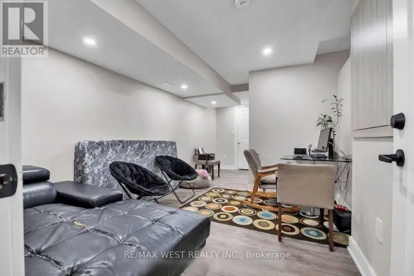 Detached at 42 RUSSELL CREEK DRIVE, Brampton
