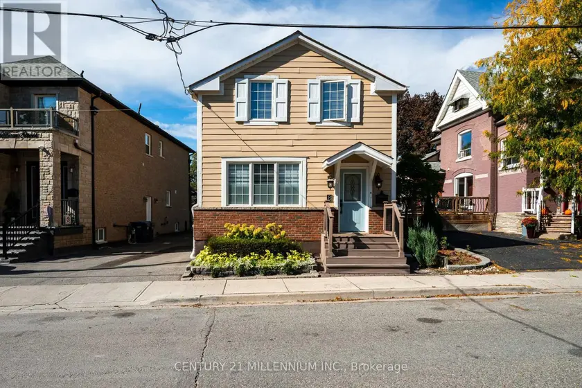 Detached at 8 WILLIAM STREET, Brampton