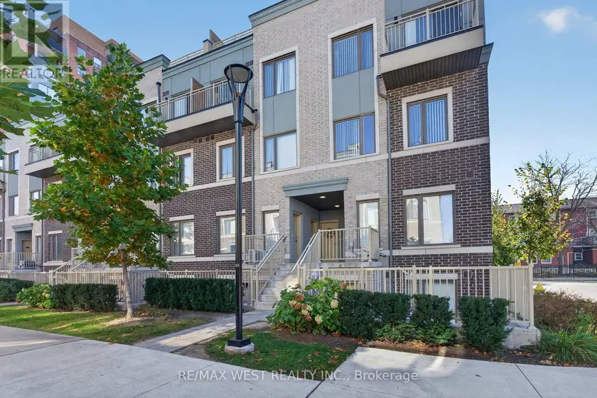 Townhouse at 68 - 5 WILLIAM JACKSON WAY, Toronto