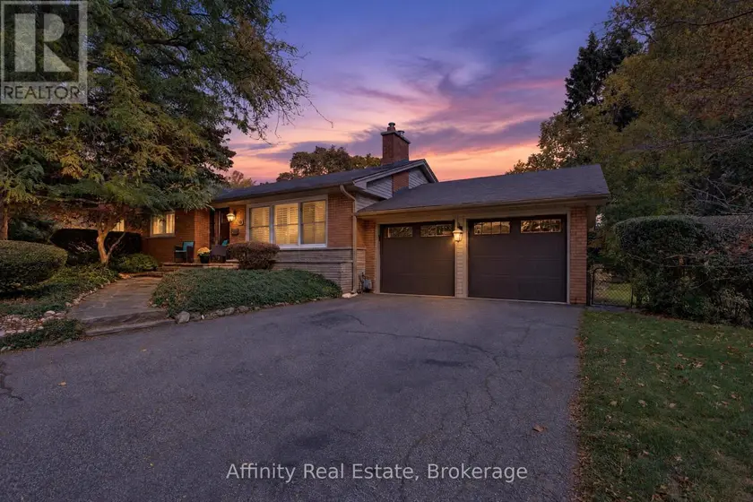 Detached at 319 SOUTH COURT, Burlington