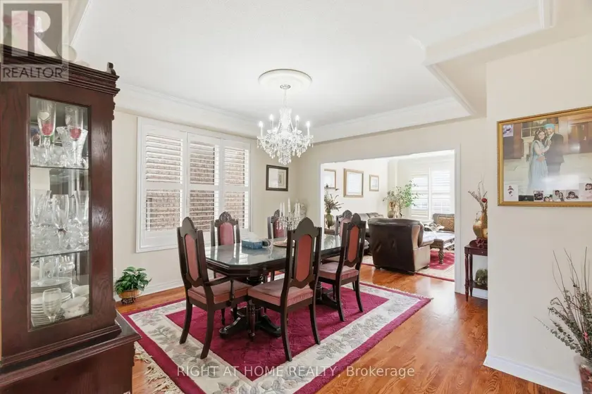 Detached at 284 MAPLE LEAF DRIVE, Toronto