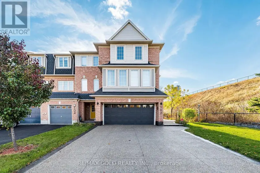 Townhouse at 102 DECKER HOLLOW CIRCLE, Brampton