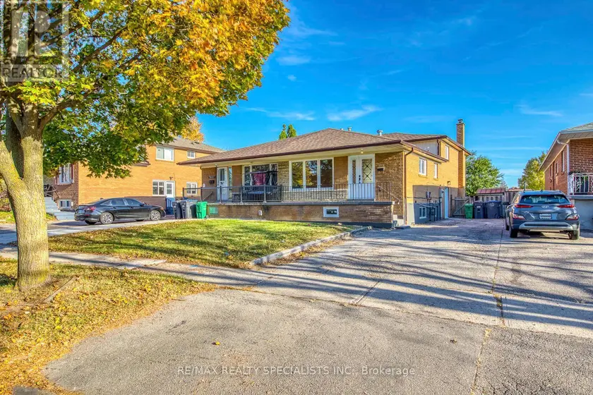 Semi-Detached/Link at UPPER - 7605 DISCUS CRESCENT, Mississauga