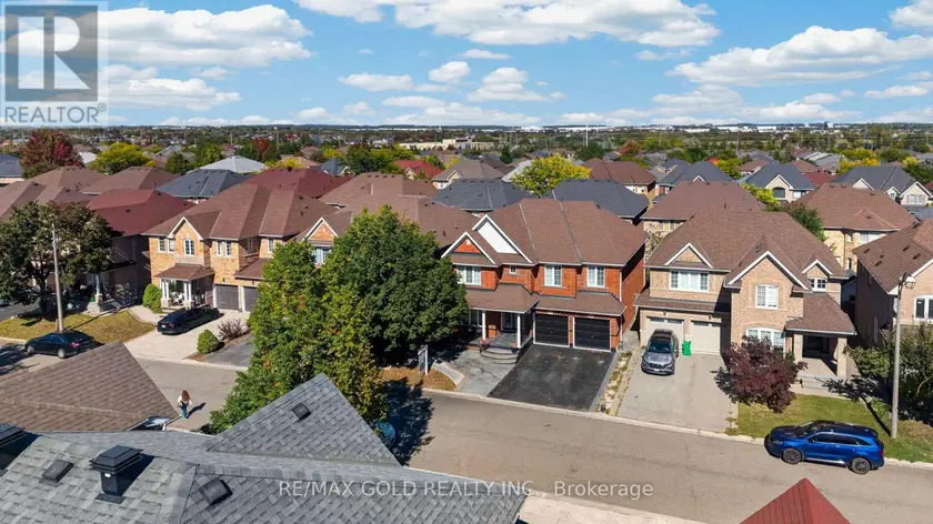 Detached at 19 BRIARDALE ROAD, Brampton