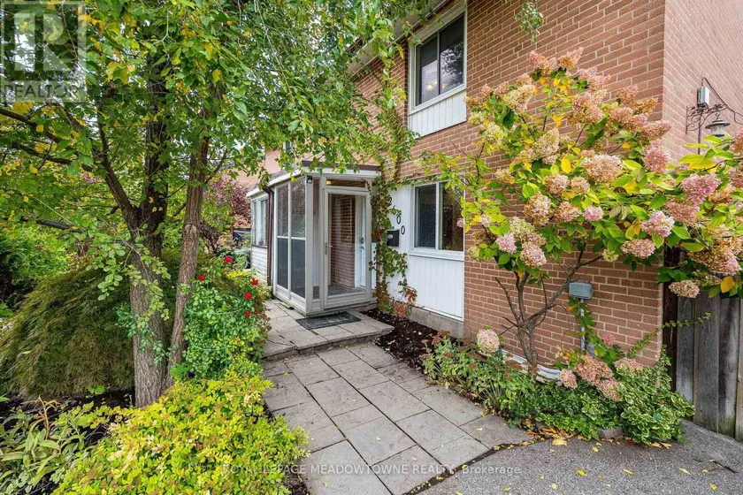 Semi-Detached/Link at 2600 CONSTABLE ROAD, Mississauga