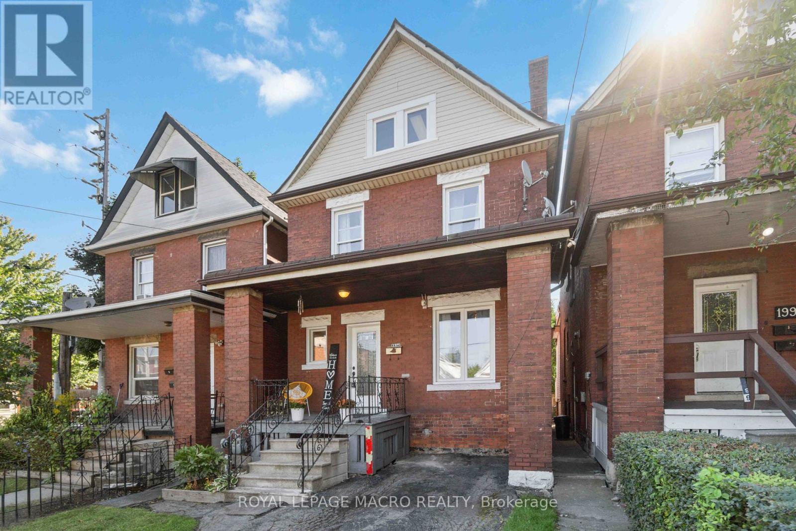 Detached at 197 WENTWORTH STREET S, Hamilton (Stinson)