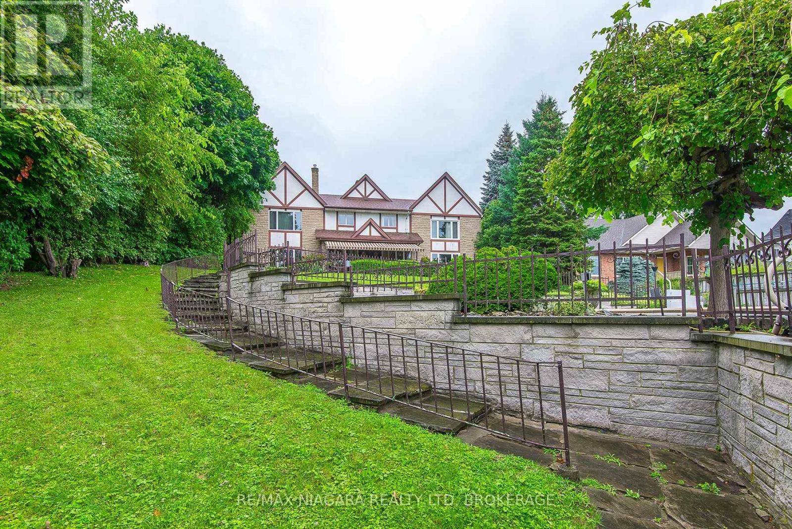 Detached at 140 LAKESHORE ROAD, Fort Erie (Lakeshore)