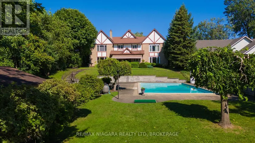 Detached at 140 LAKESHORE ROAD, Fort Erie