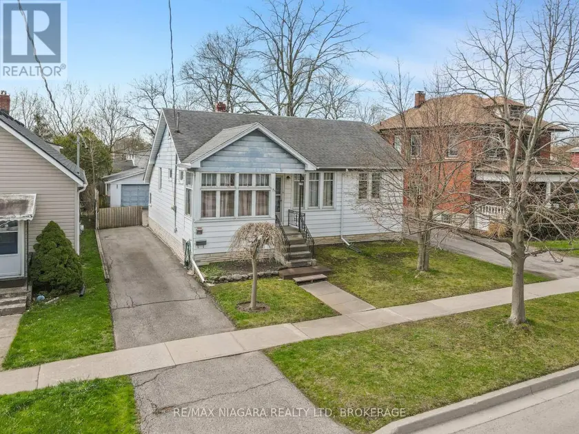Detached at 215 PHIPPS STREET, Fort Erie