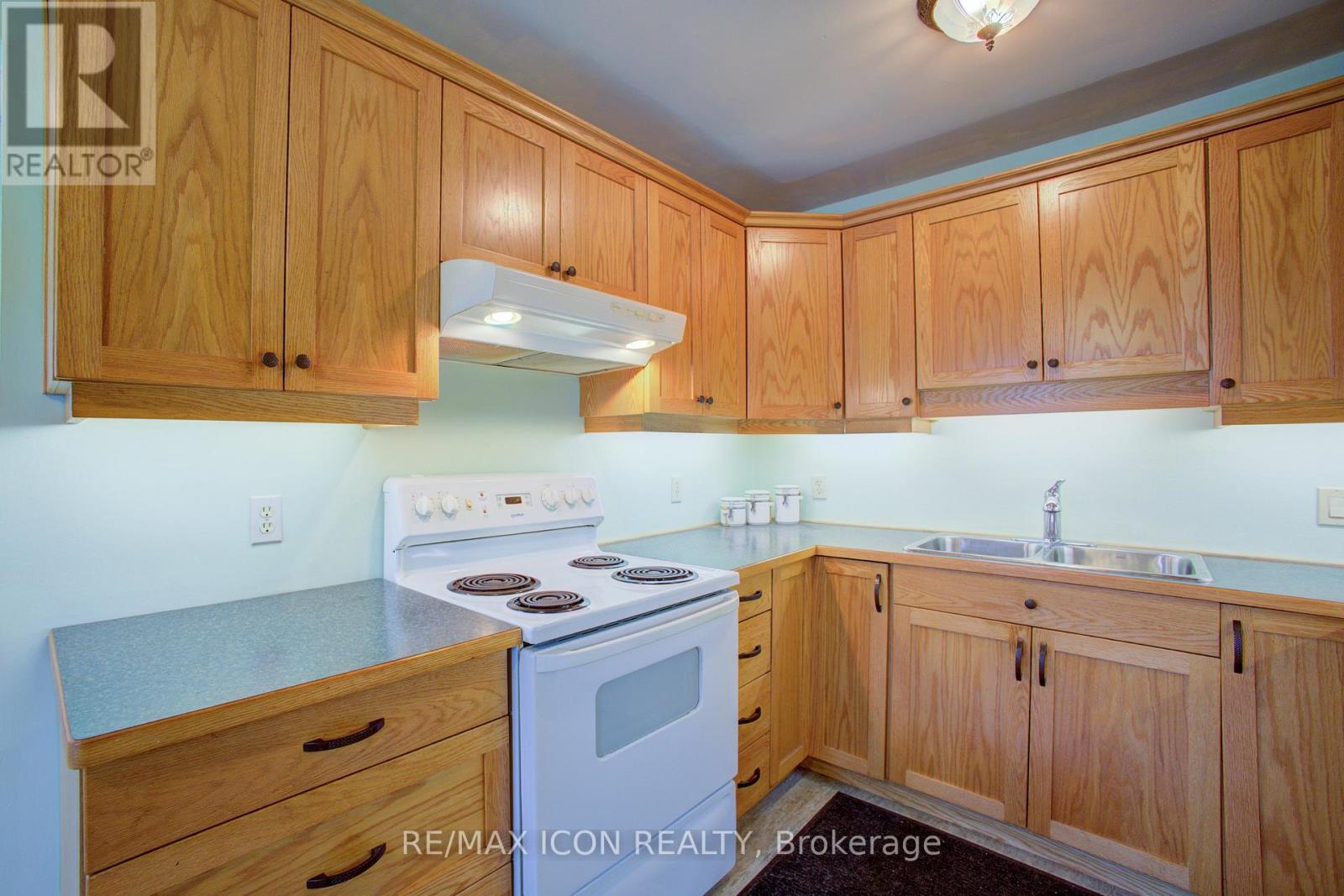 Detached at 271 FOREST GLEN CRESCENT, Wellington North