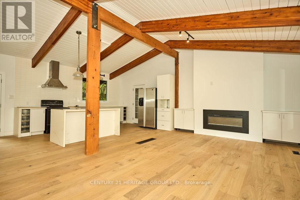 Detached at 5732 10 LINE, Erin