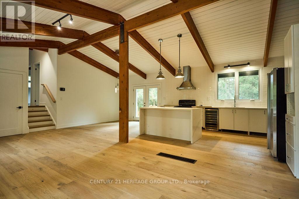 Detached at 5732 10 LINE, Erin