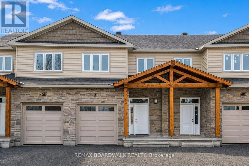 Townhouse at 361 VOYAGEUR PLACE, Russell