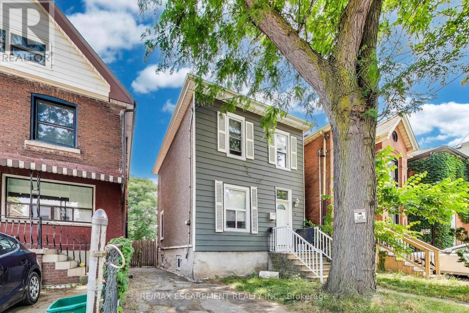Detached at 8 MADISON AVENUE, Hamilton (Gibson)