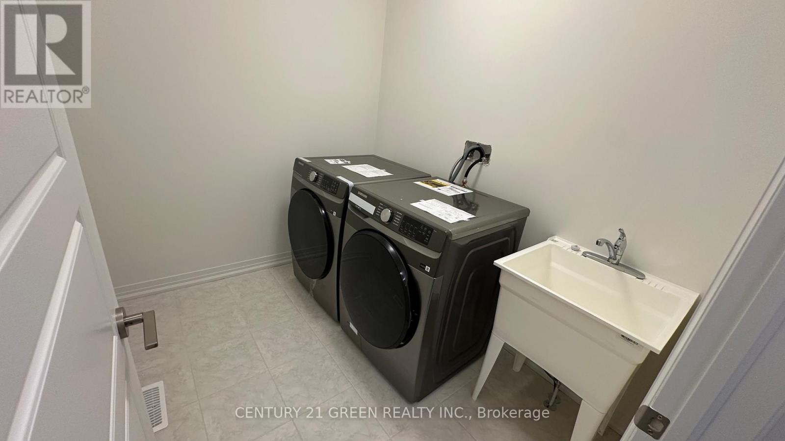 Detached at 126 HITCHMAN STREET, Brant