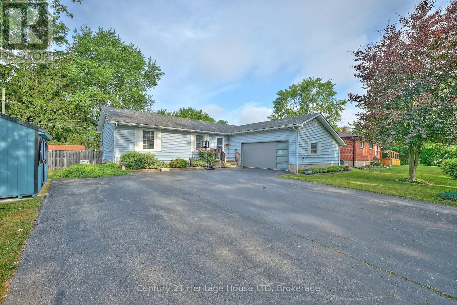 Detached at 655 PARKDALE AVENUE, Fort Erie (Crescent Park)