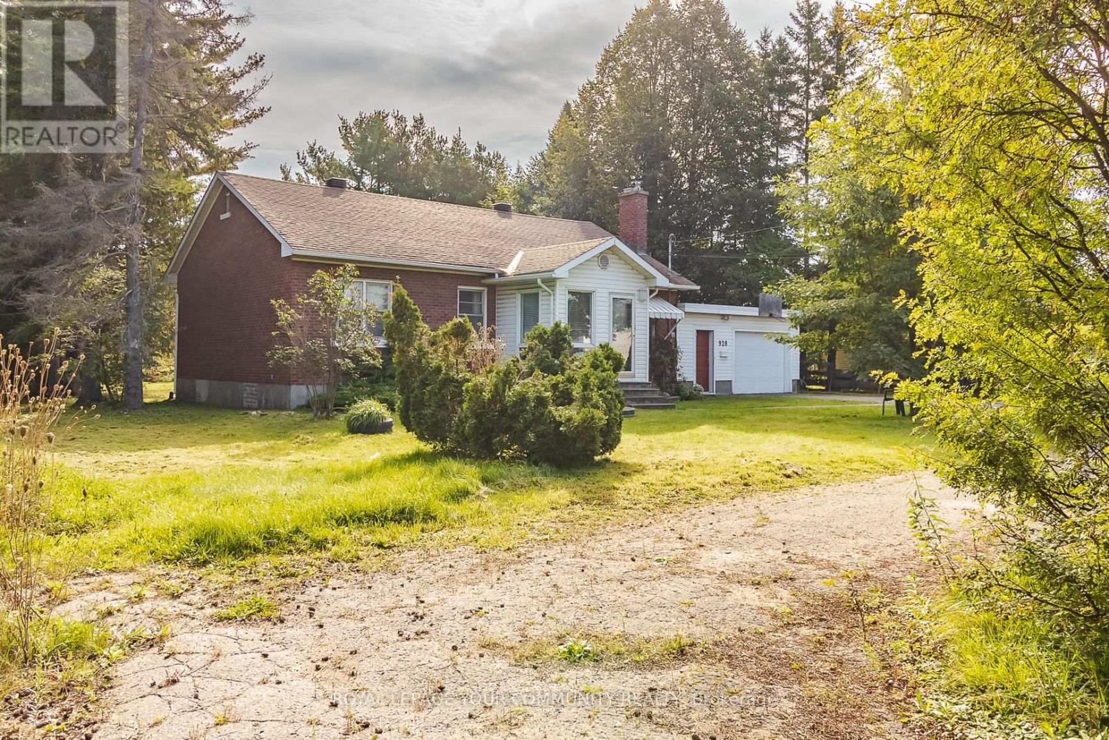 Detached at 928 GREAT NORTHERN ROAD, Sault Ste Marie