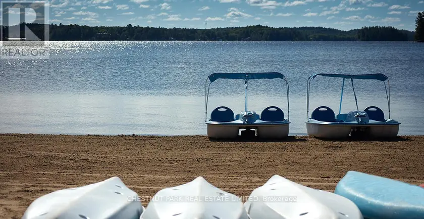 Apartment at 4 - 1869 MUSKOKA DISTRICT ROAD 118 WEST, Muskoka Lakes