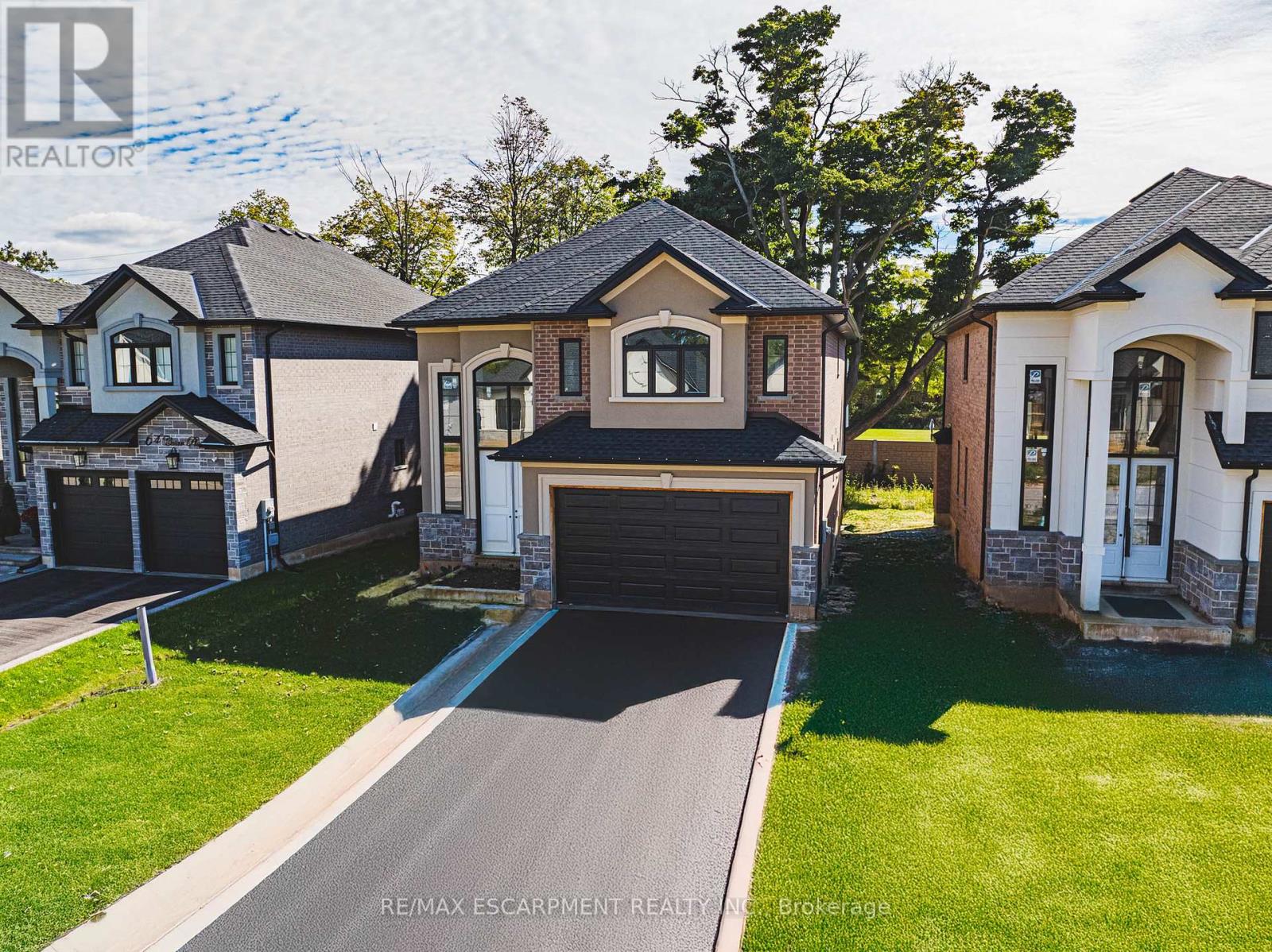 Detached at 52 CESAR PLACE, Hamilton (Ancaster)