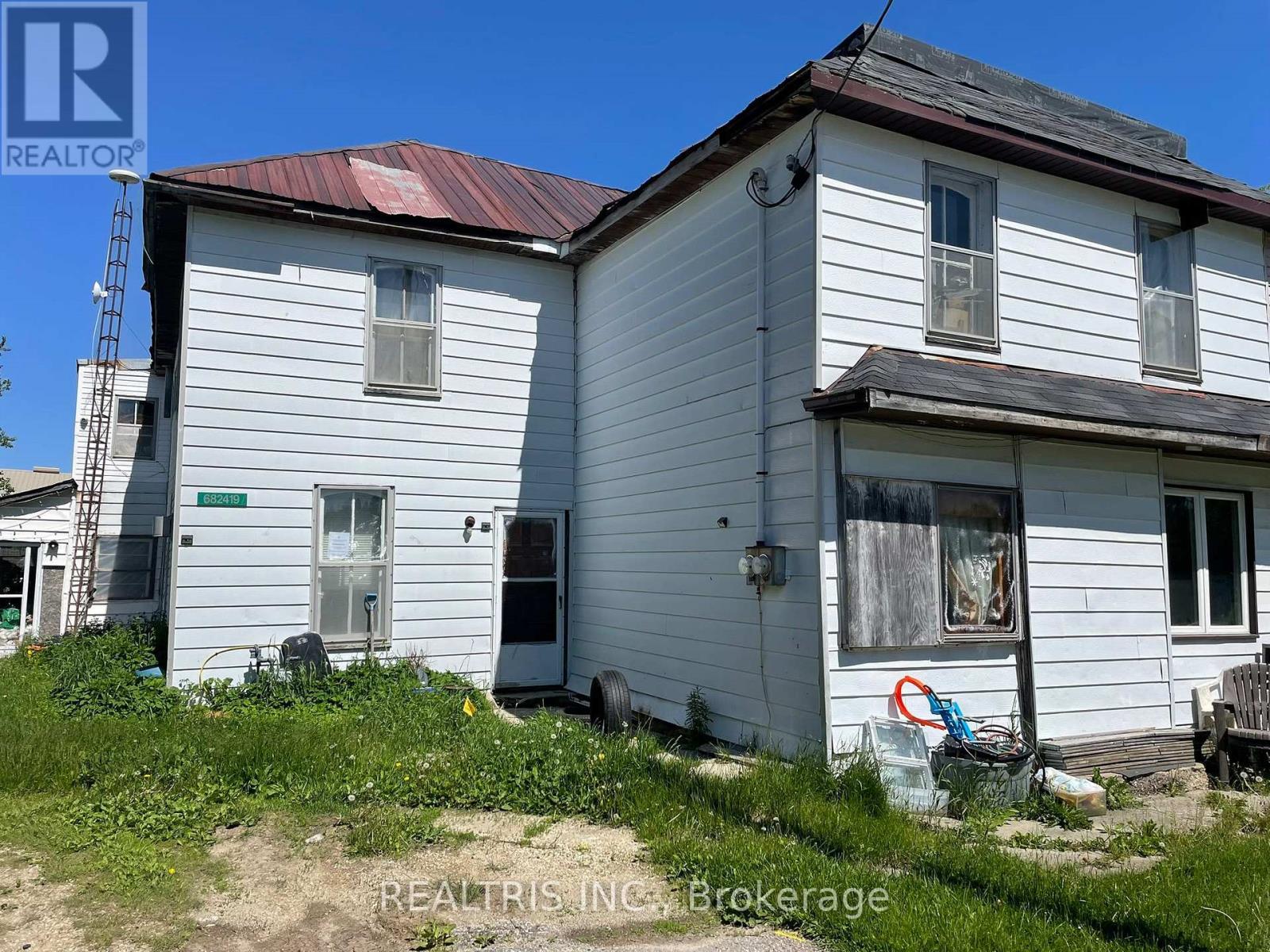 Semi-Detached/Link at 682419 260 SIDE ROAD, Melancthon