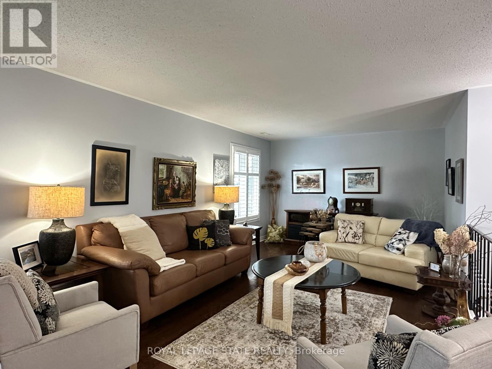 Detached at 102 JARRETT PLACE, Haldimand