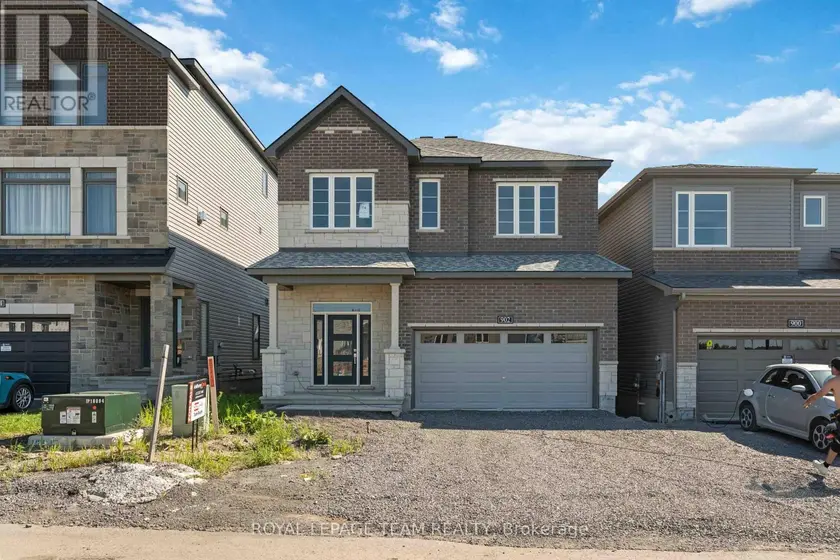 Detached at 902 LOCOMOTION LANE, Ottawa