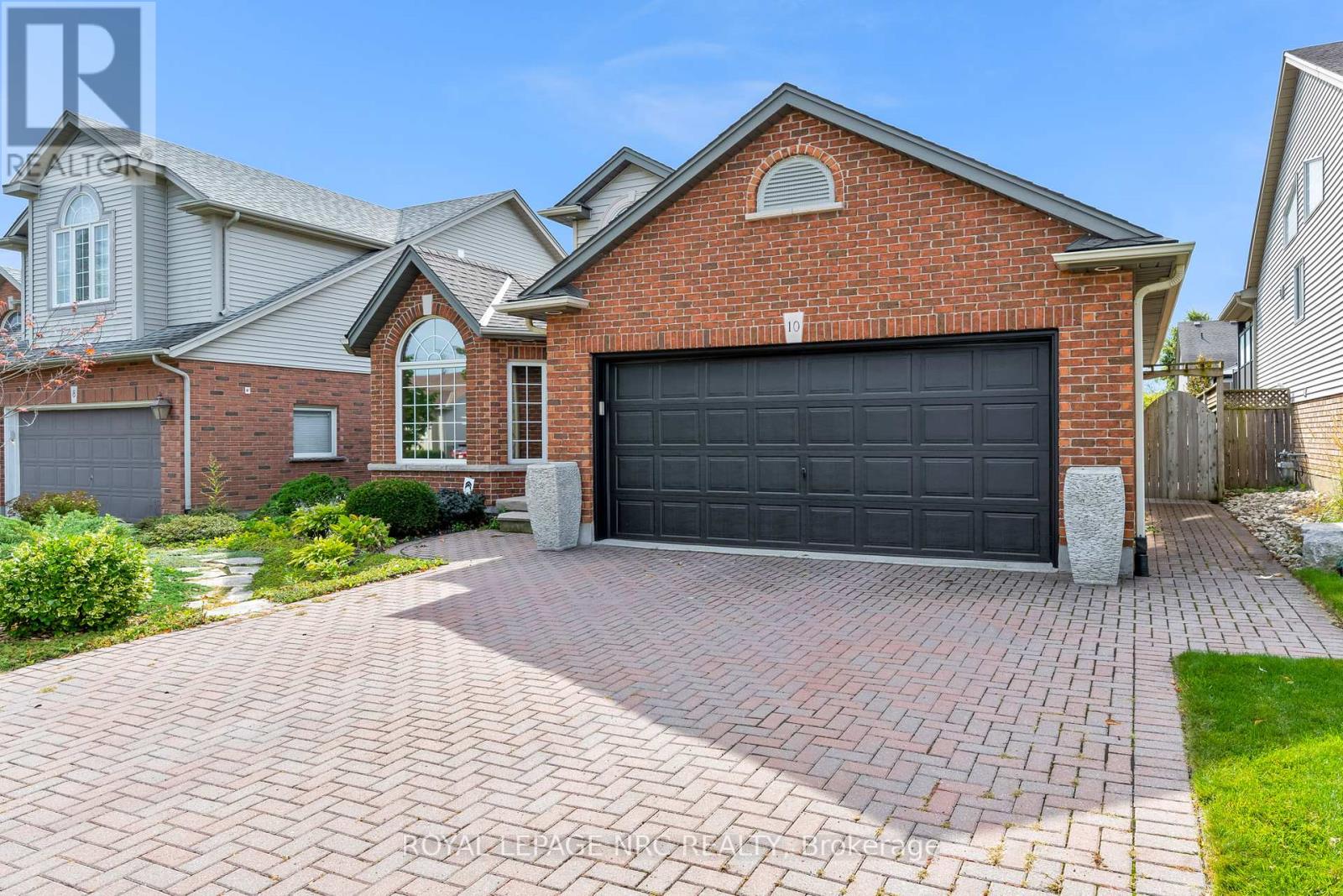 Detached at 10 MONTROSE STREET, St. Catharines (Rykert/Vansickle)