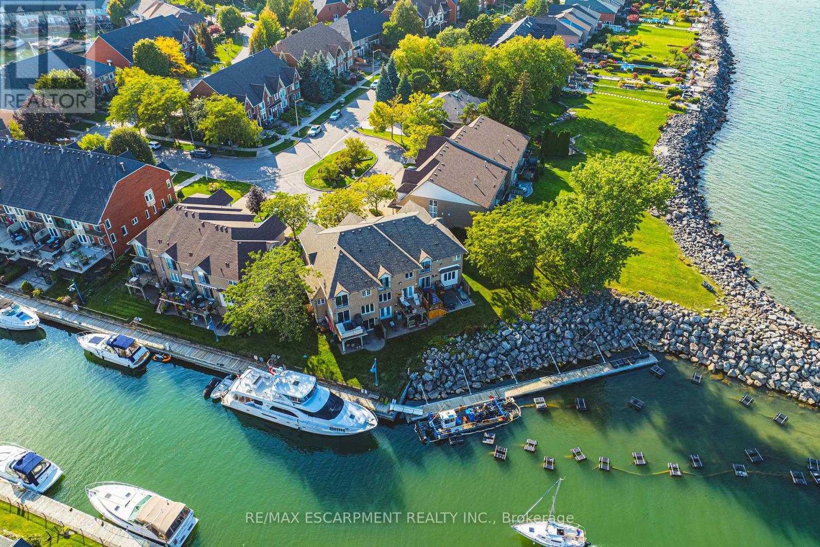Townhouse at 6 - 85 EDGEWATER DRIVE, Hamilton (Lakeshore)