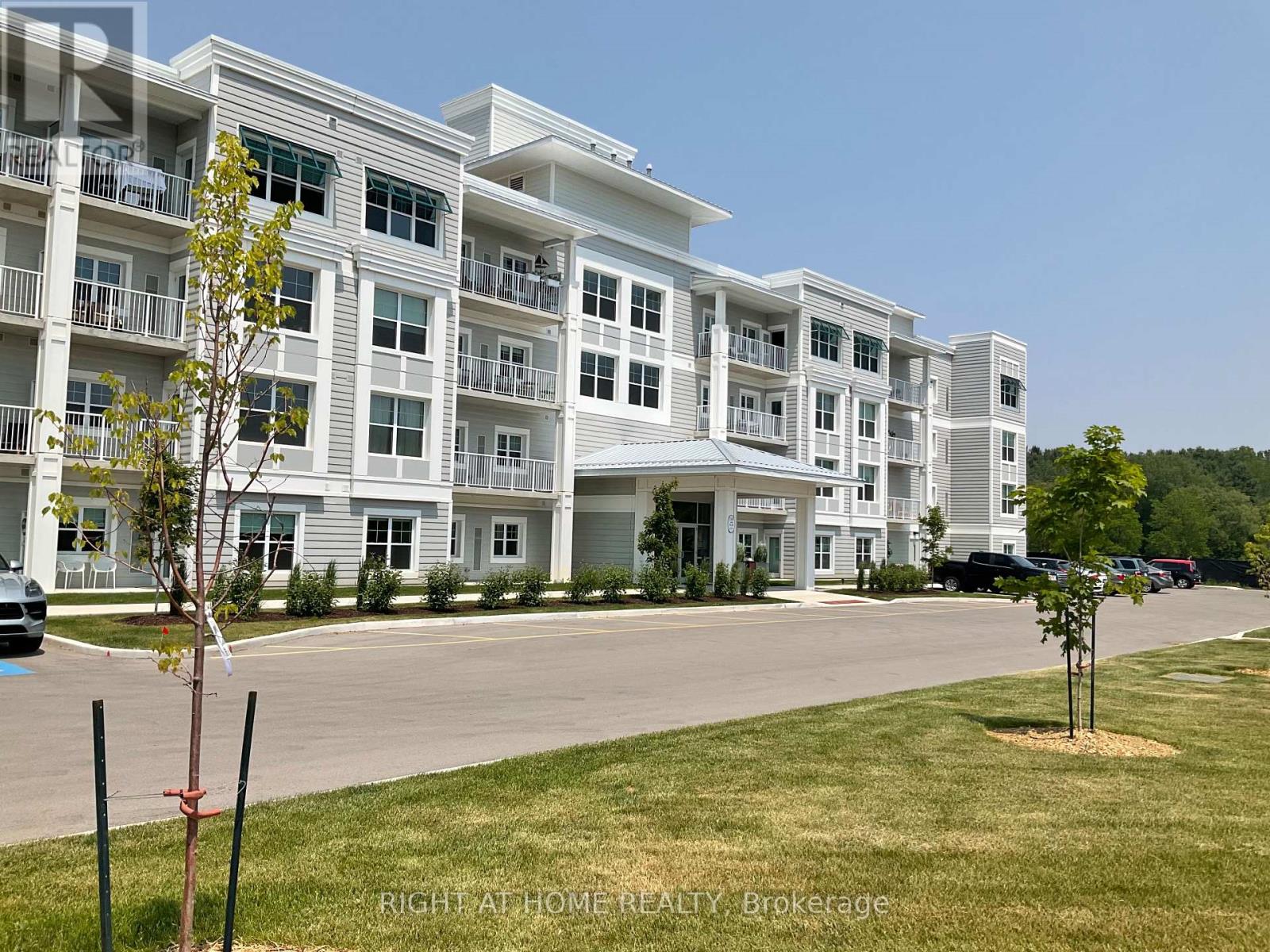 Apartment at 211 - 100 THE PROMENADE ROAD, Central Elgin