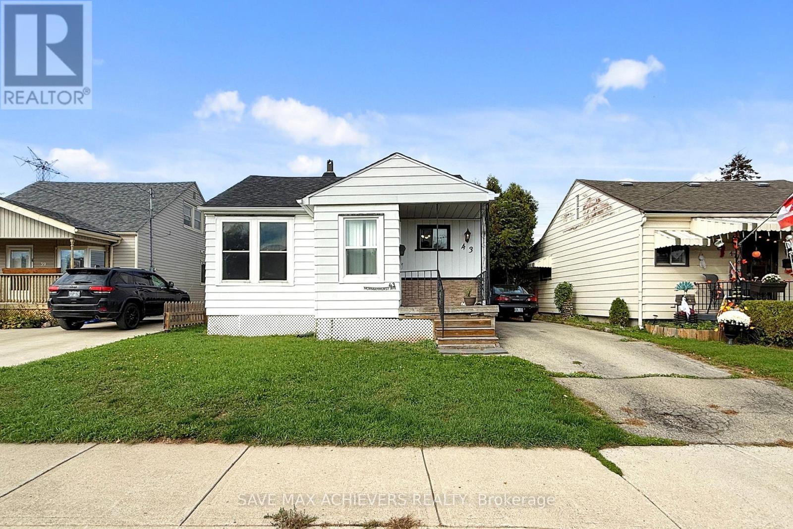 Detached at 43 NORMANHURST AVENUE, Hamilton (Normanhurst)