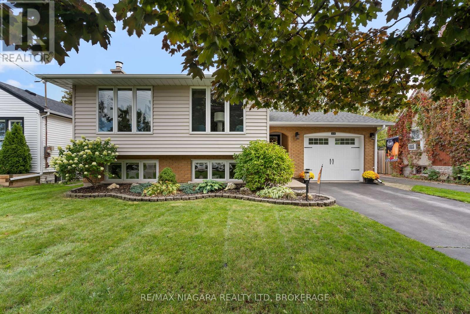 Detached at 39 ROSEMOUNT AVENUE, Port Colborne (Sugarloaf)