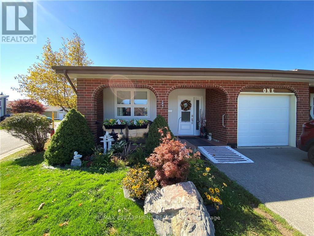Townhouse at 1 MONSIGNOR HENKEY TERRACE, Hamilton (Kennedy)