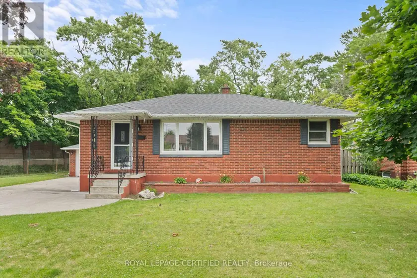 Detached at 2504 ASKIN AVENUE, Windsor