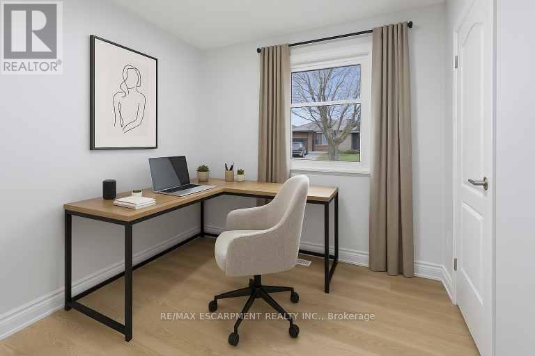 Detached at 3 ALGONQUIN AVENUE, Hamilton