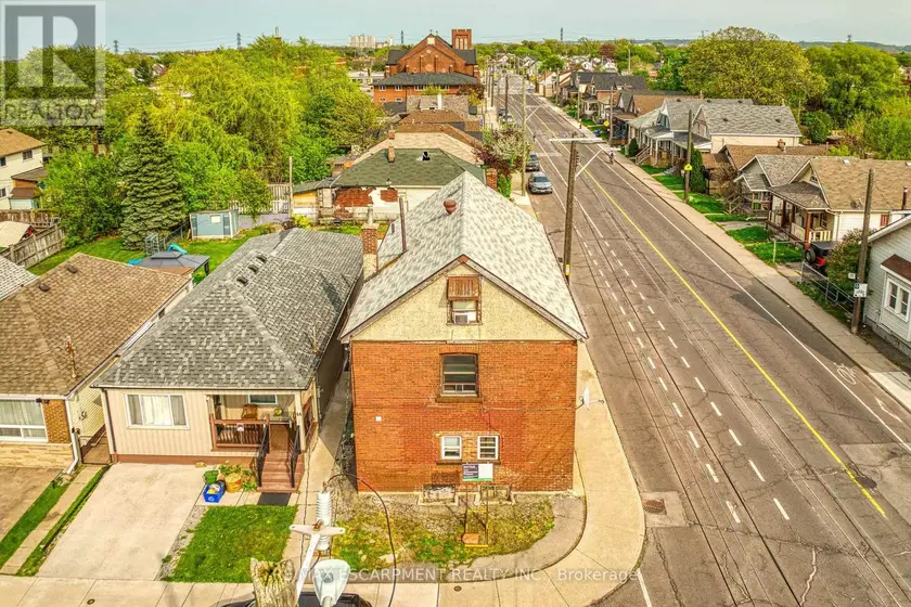Detached at 1367 CANNON STREET E, Hamilton