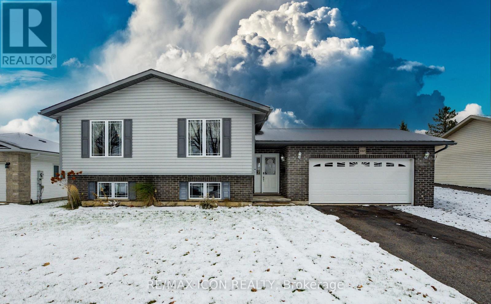 Detached at 460 KING STREET E, Wellington North