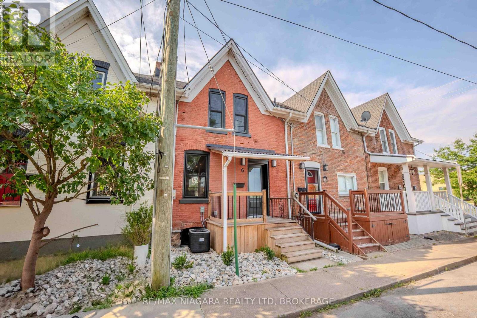 Townhouse at 6 ALMOND STREET, St. Catharines (Oakdale)