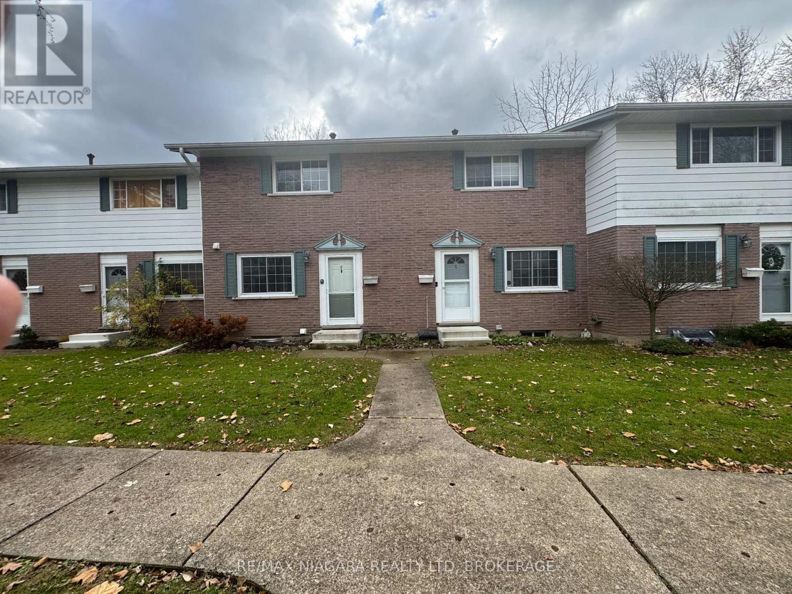 Townhouse at 8 - 5852 FRONTENAC STREET, Niagara Falls (Arad/Fallsview)