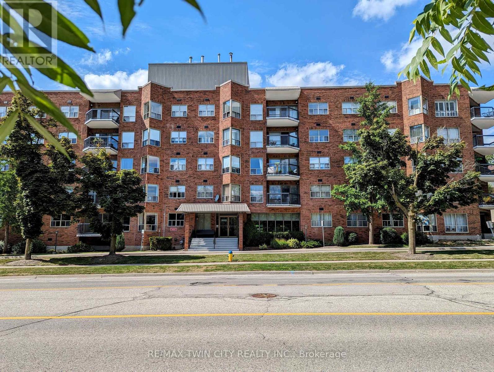 Apartment at 407 - 300 KEATS WAY, Waterloo