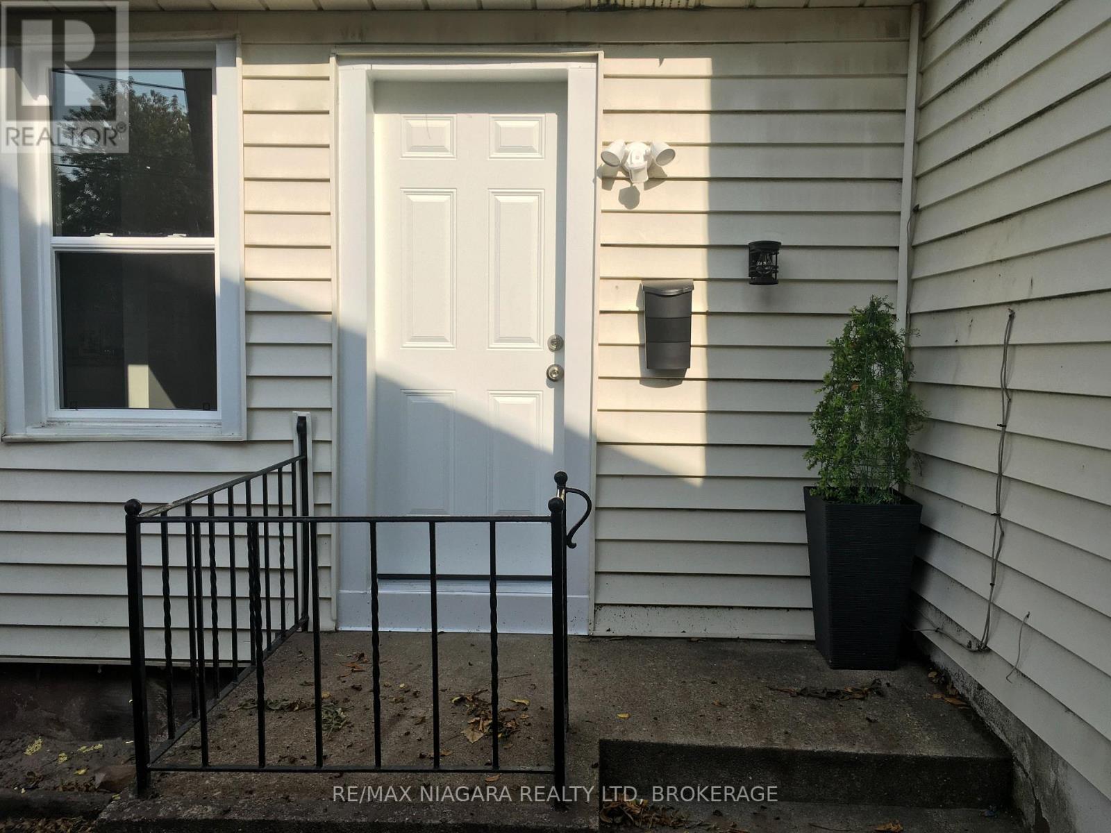 Semi-Detached/Link at REAR UNIT - 163 WELLAND AVENUE, St. Catharines (Downtown)