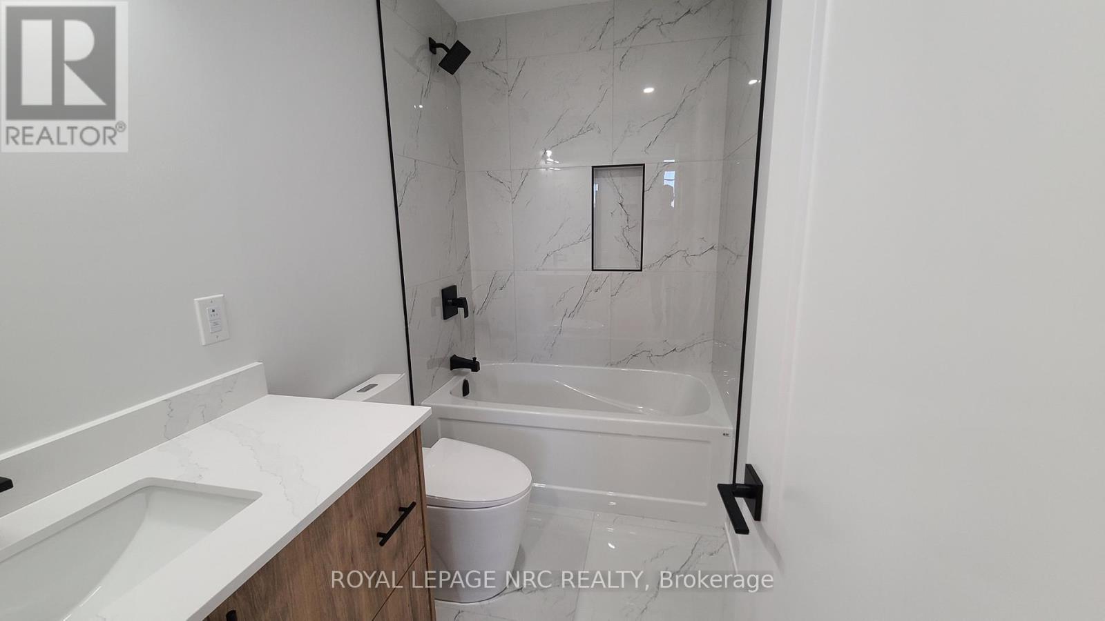 Semi-Detached/Link at LOWER - 7386 SPLENDOUR DRIVE, Niagara Falls