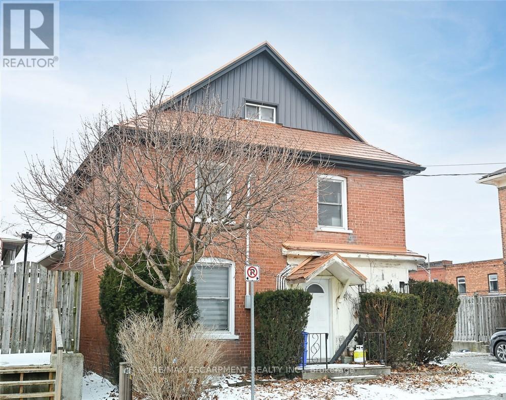 Multiplex at 6 HOWARD STREET, Haldimand
