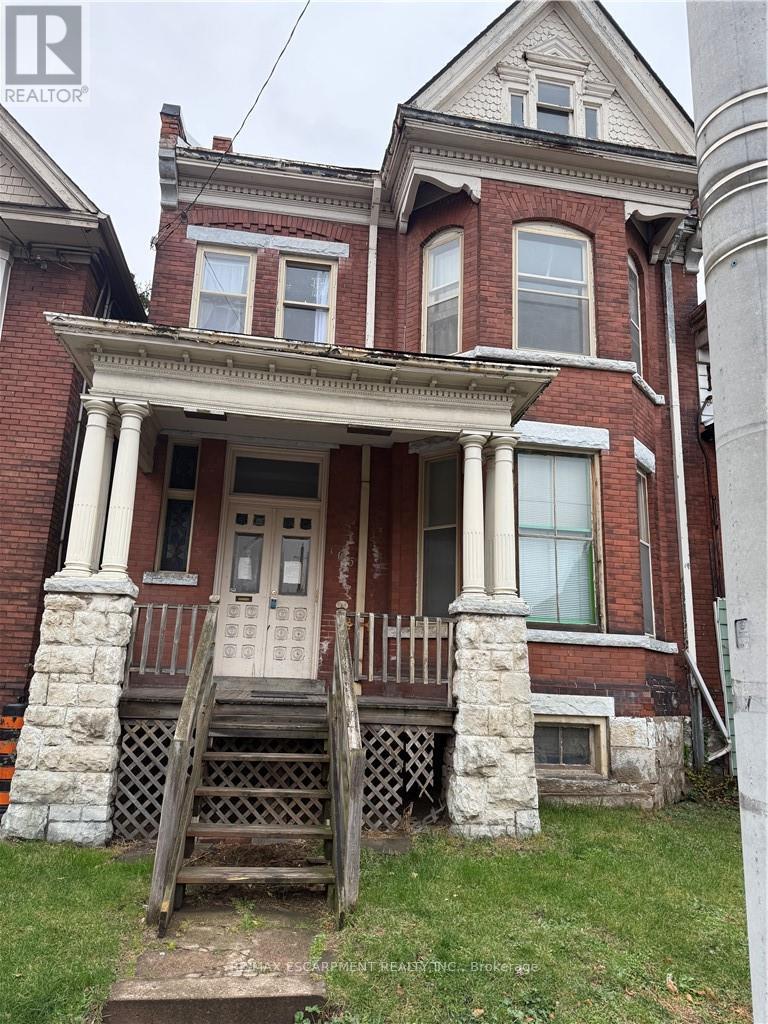 Detached at 105 WELLINGTON STREET, Hamilton (Beasley)